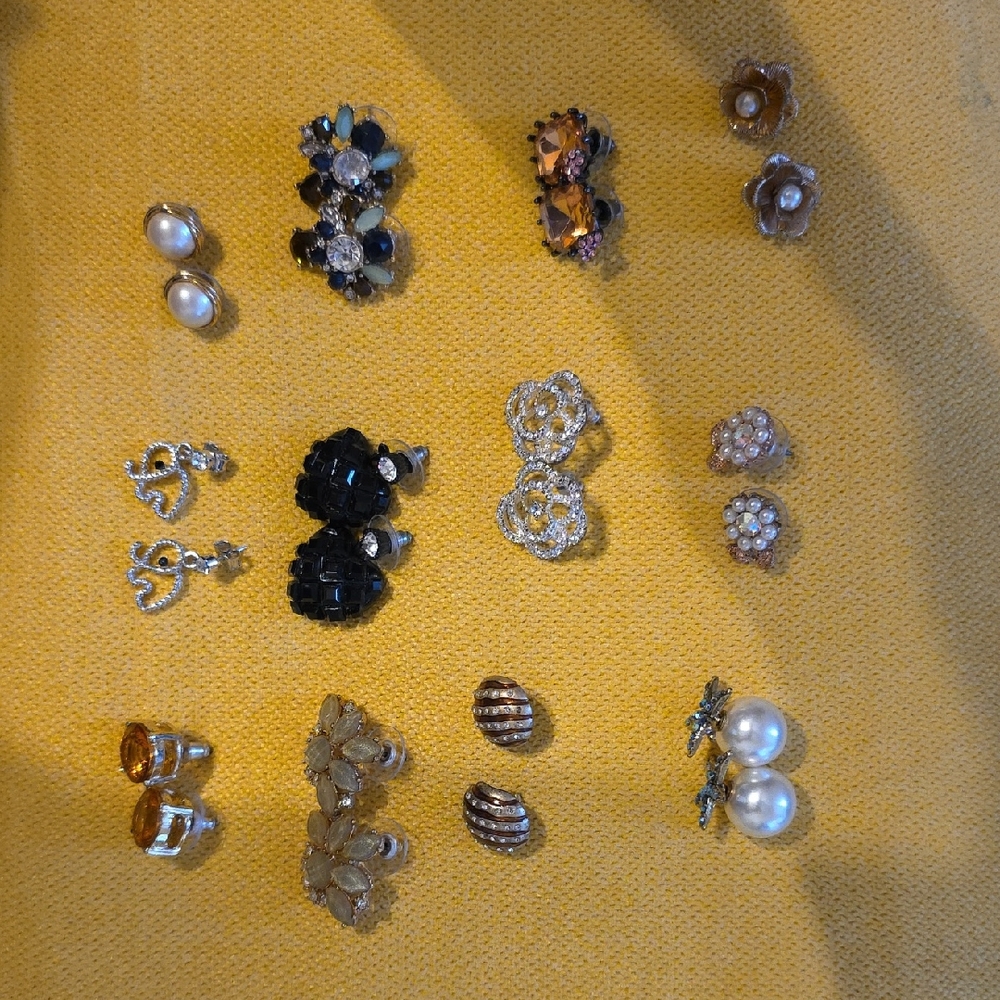 Elegant Pearl and Crystal Earrings Set